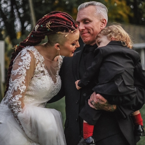 Meet your Posher, Taylor - Picture 3 of 3